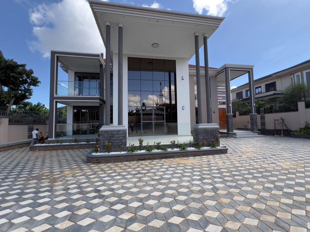 NEW HOUSE FOR SALE IN AKRIGHT ESTATE ENTEBBE ROAD