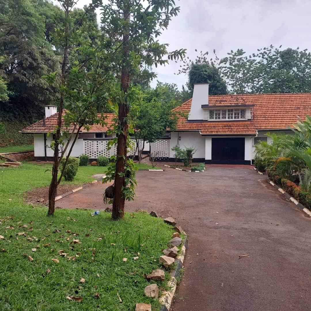 This land in Kololo for sale