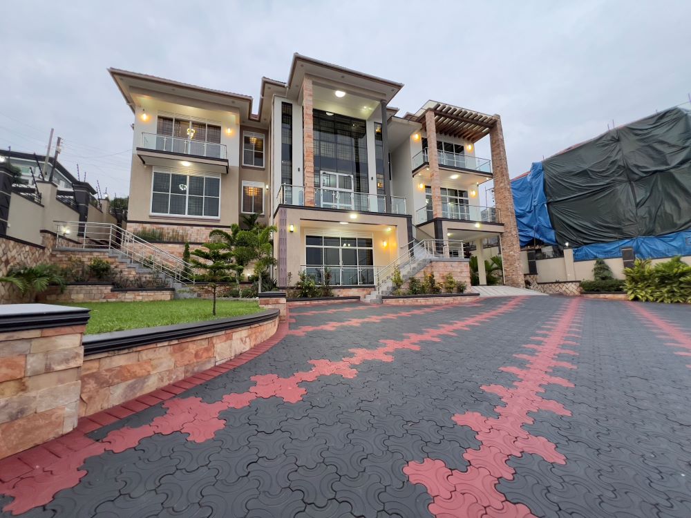 This 6 Bedrooms House for sale in Lubowa Kampala