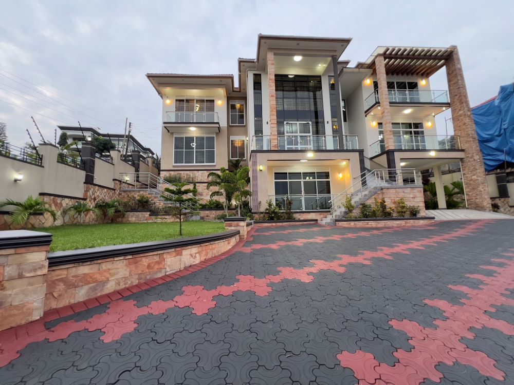 This 6 Bedrooms House for sale in Lubowa Kampala